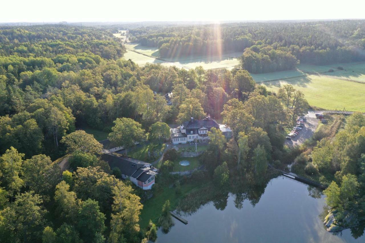 Balingsholm Hotel Huddinge Buitenkant foto